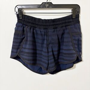 Lululemon Size 6 black Blue Tracker Workout Running Shorts